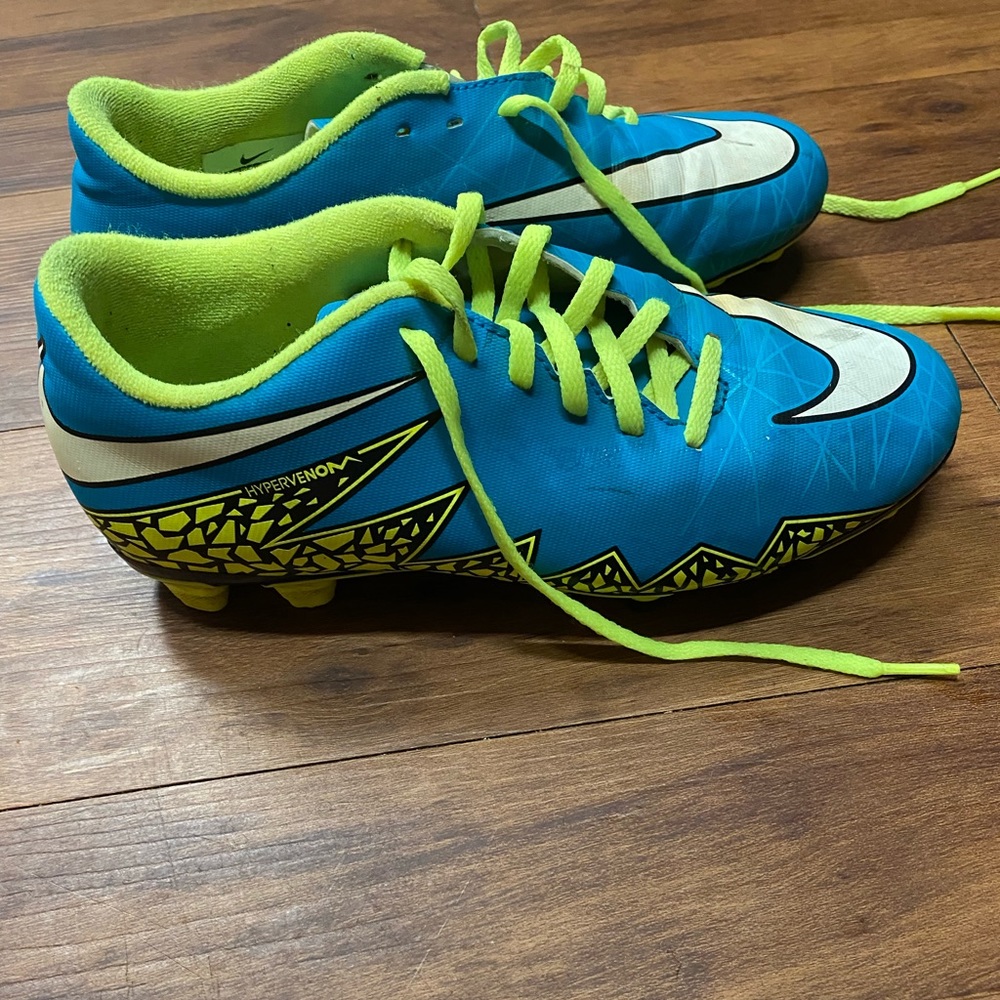 nike hypervenom womens soccer cleats